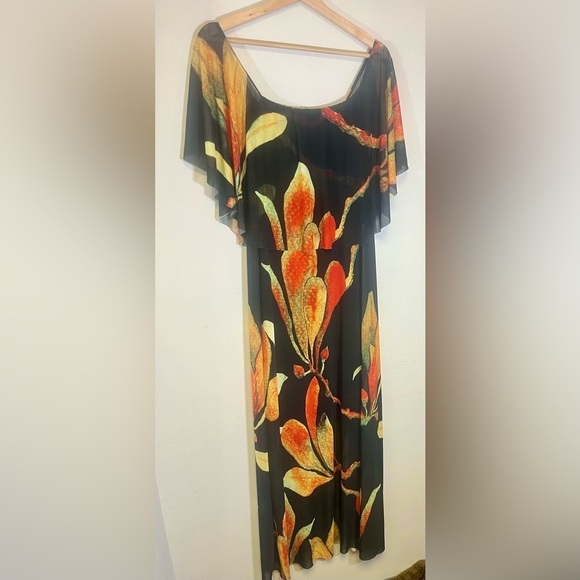 Off the shoulder Bold Colors Large Flowers Print Boho Maxi Dress  
Size Medium - Picture 4 of 5